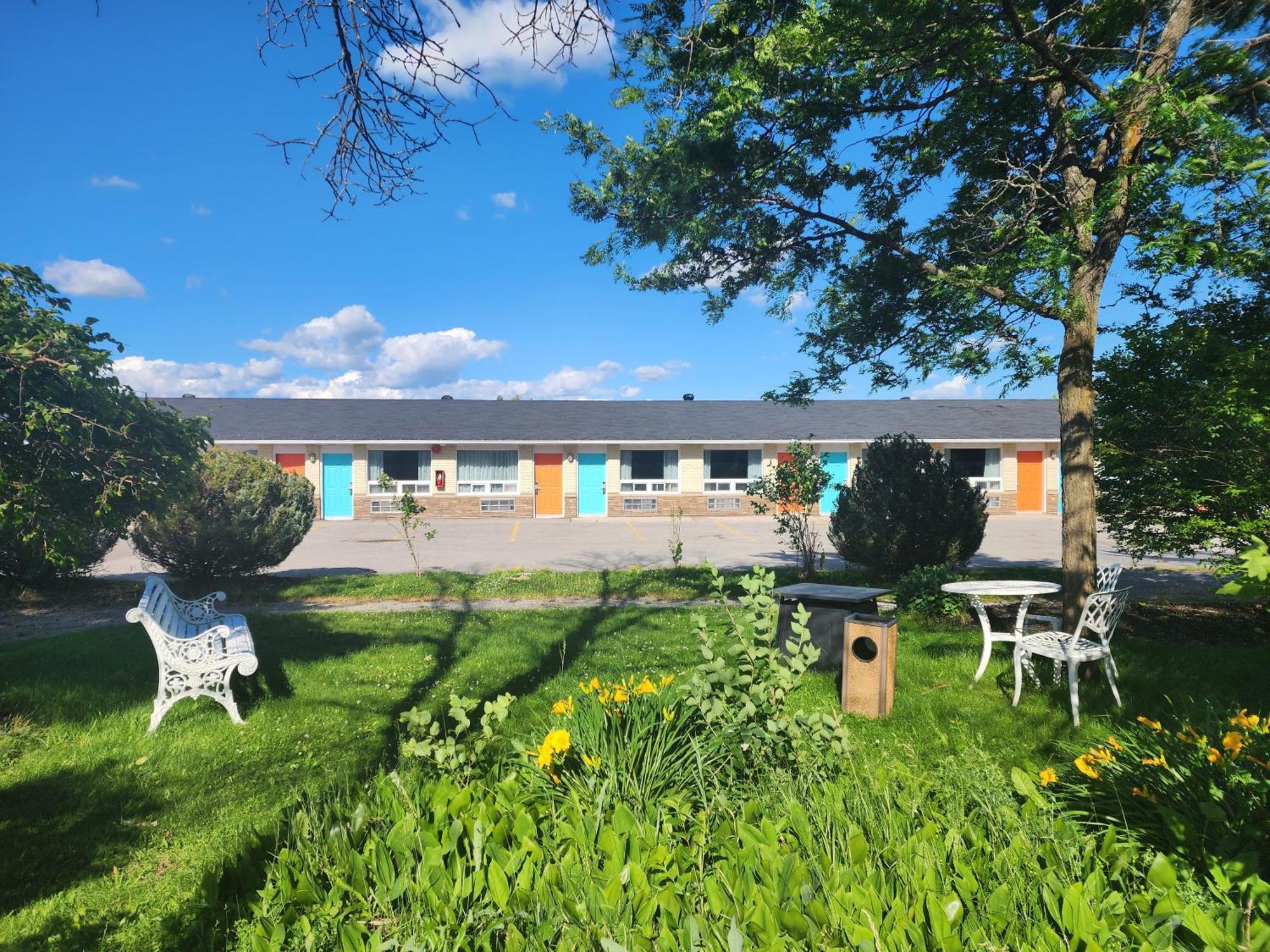 Howard Johnson By Wyndham Lindsay Exterior foto